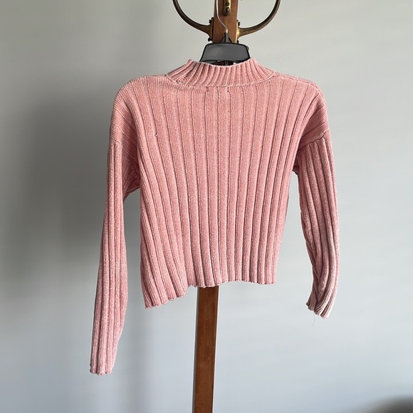Pink sweater - Picture 3 of 4